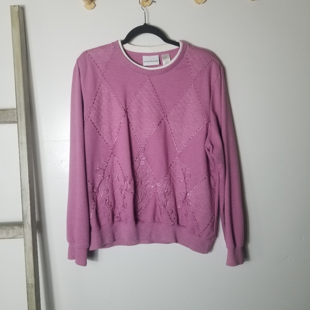 ALFRED DUNNER PINK AND WHITE SWEATSHIRT SIZE LARGE